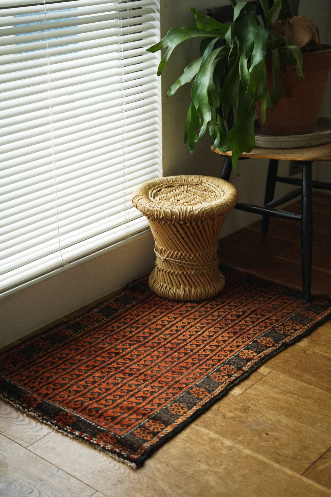 2289-Vintage Baluch rug