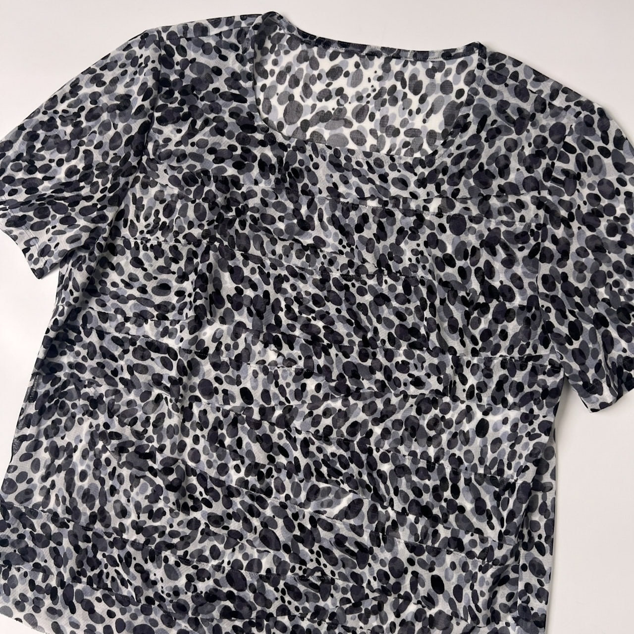 Leilian レリアン シアー フリル 総柄 半袖ブラウス 13/グレー 系/Tシャツ