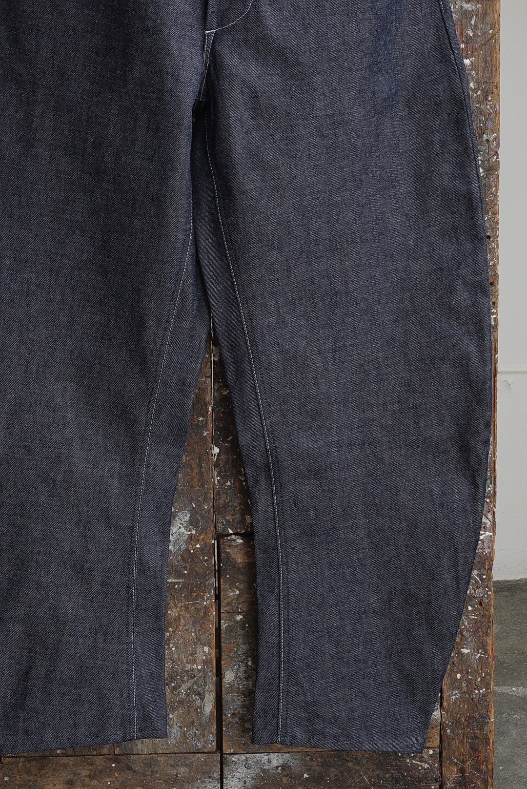 TUKI - 原田服飾研究所 - TYPE 4, CURVED LEG JEANS (INDIGO) | Brownie
