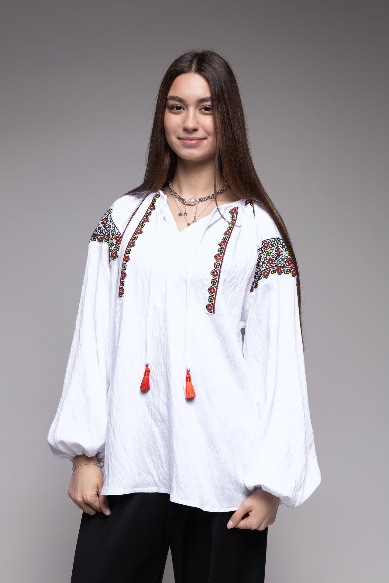 ウクライナ刺繍ヴィシヴァンカ　手刺繍　ボヘミアンリネン　レディース・フリーサイズ - 2