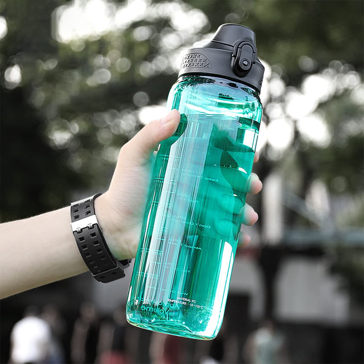 【数量限り】ボトル 水筒 大容量 600ml 800ml 1000ml 1500ml 2000ml 超軽量 漏れ防止 携帯便利 耐熱100℃熱湯対応 アウトドア スポーツ ウォーターボトル キャンプ ハイキング 登山用 キャリーハンドル付き 大人 子ども 男女兼用 使いやすさ 片手で開けられる (1000mlGreen)
