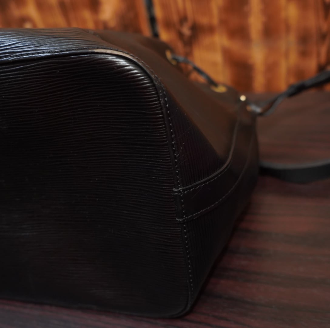 LOUIS VUITTON エピ プチノエ ショルダーバッグ 巾着 黒 ブラック ルイ
