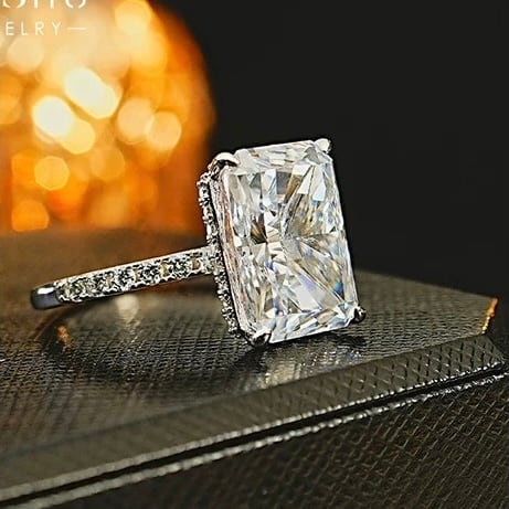 8カラット 長方形 高炭素ダイヤモンド キラキラ ゴージャス 白