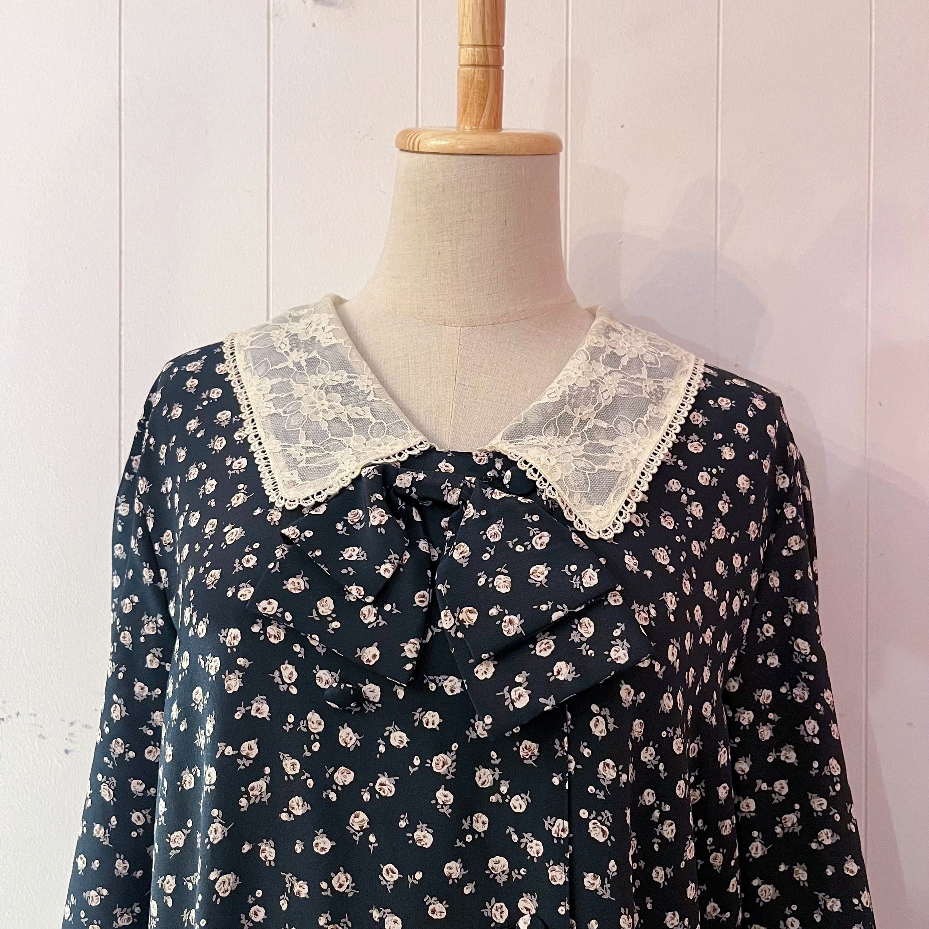 mini rose lace collar one-piece