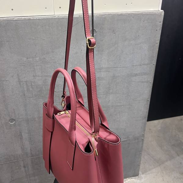 牛革 スムースレザー ショルダーストラップ付 横型バッグ 2Way仕様