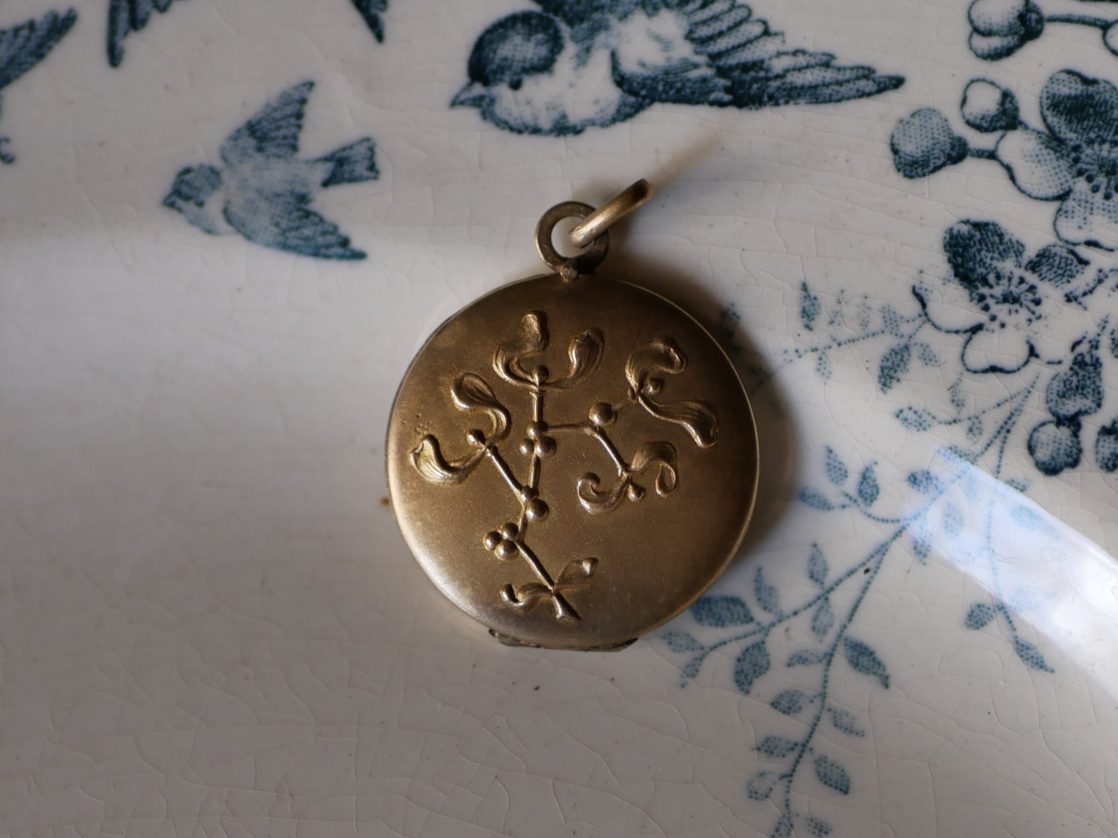 宿り木 PARIS ロケットペンダント フランスアンティーク ネックレス