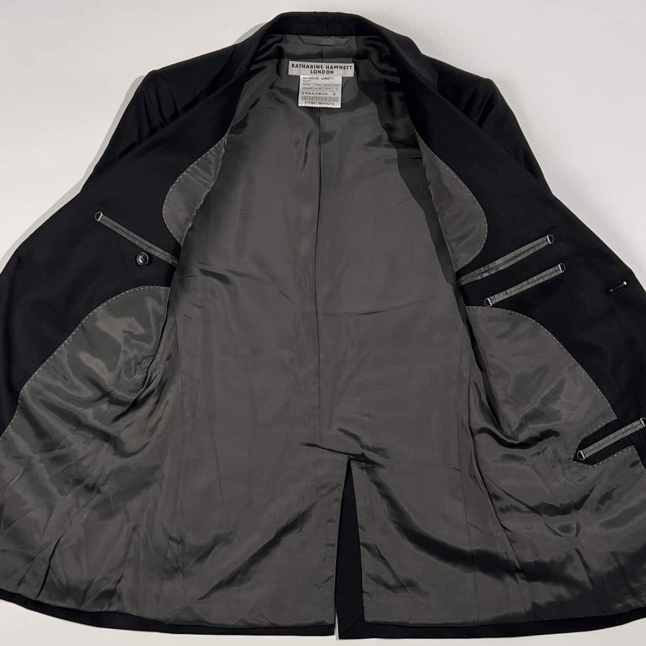 上下 KATHARINE HAMNETT LONDON キャサリン ハムネット ロンドン セットアップ スーツ テーラードジャケット スラックス S/ブラック メンズ