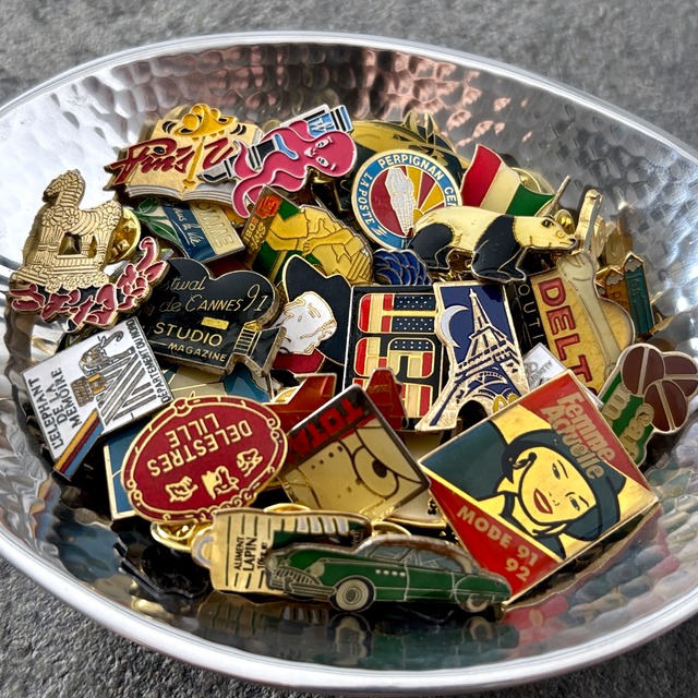 50個  フランス雑貨 ヴィンテージ  ピンバッジ ピンズ France pins  Pin badge vintage 古着 通販 リメイク ブローチ  アタッチメント付属 雑貨 2604011-2605027-15
