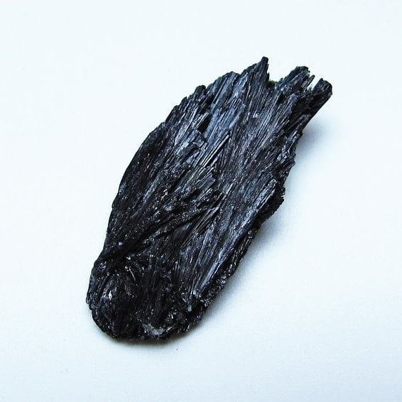 ブラック カイヤナイト 原石 一点物 171-7610