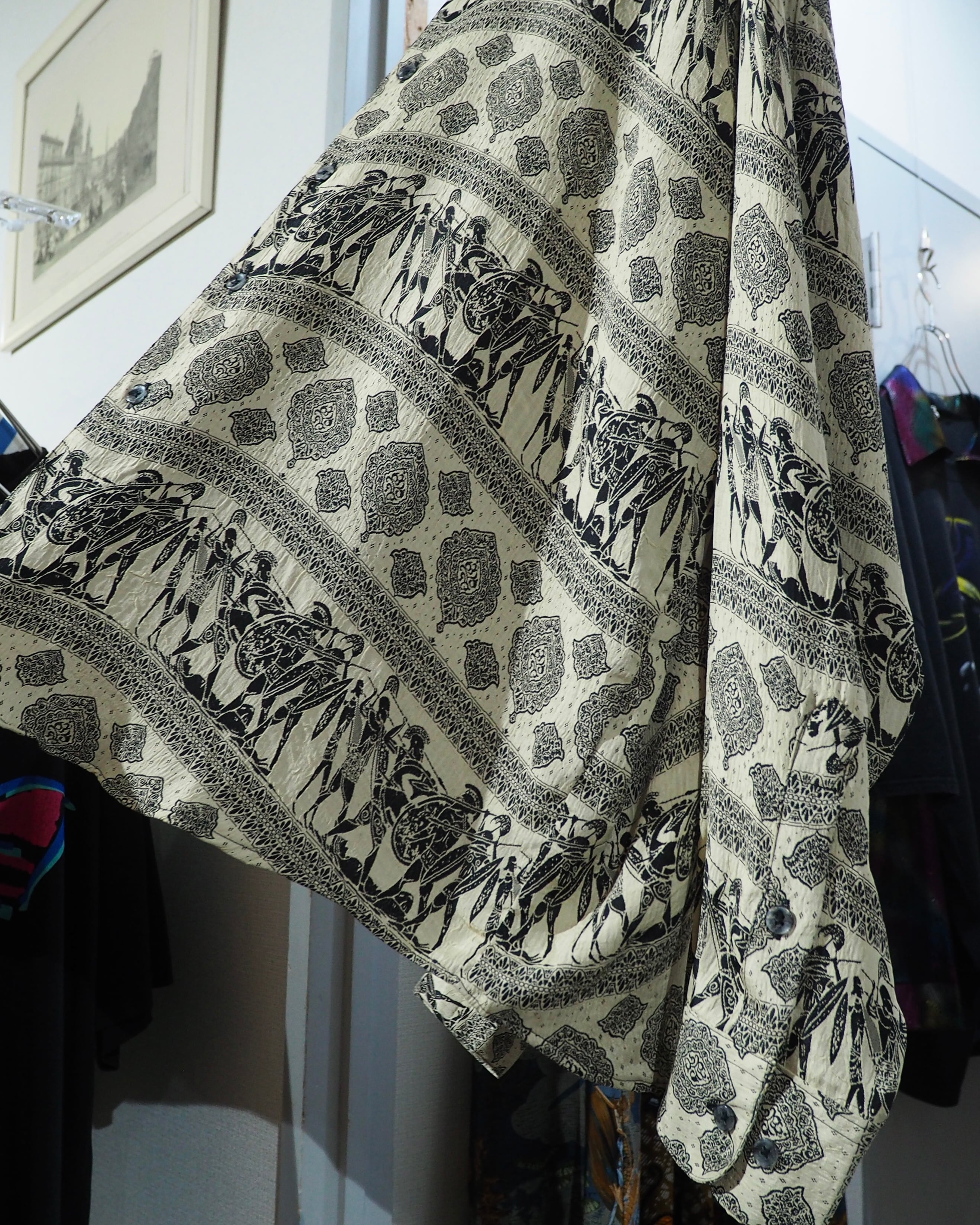 1990s " GOOUCH- Phiz " Soldier × Geometric pattern Embossed vintage Drape loose shirt