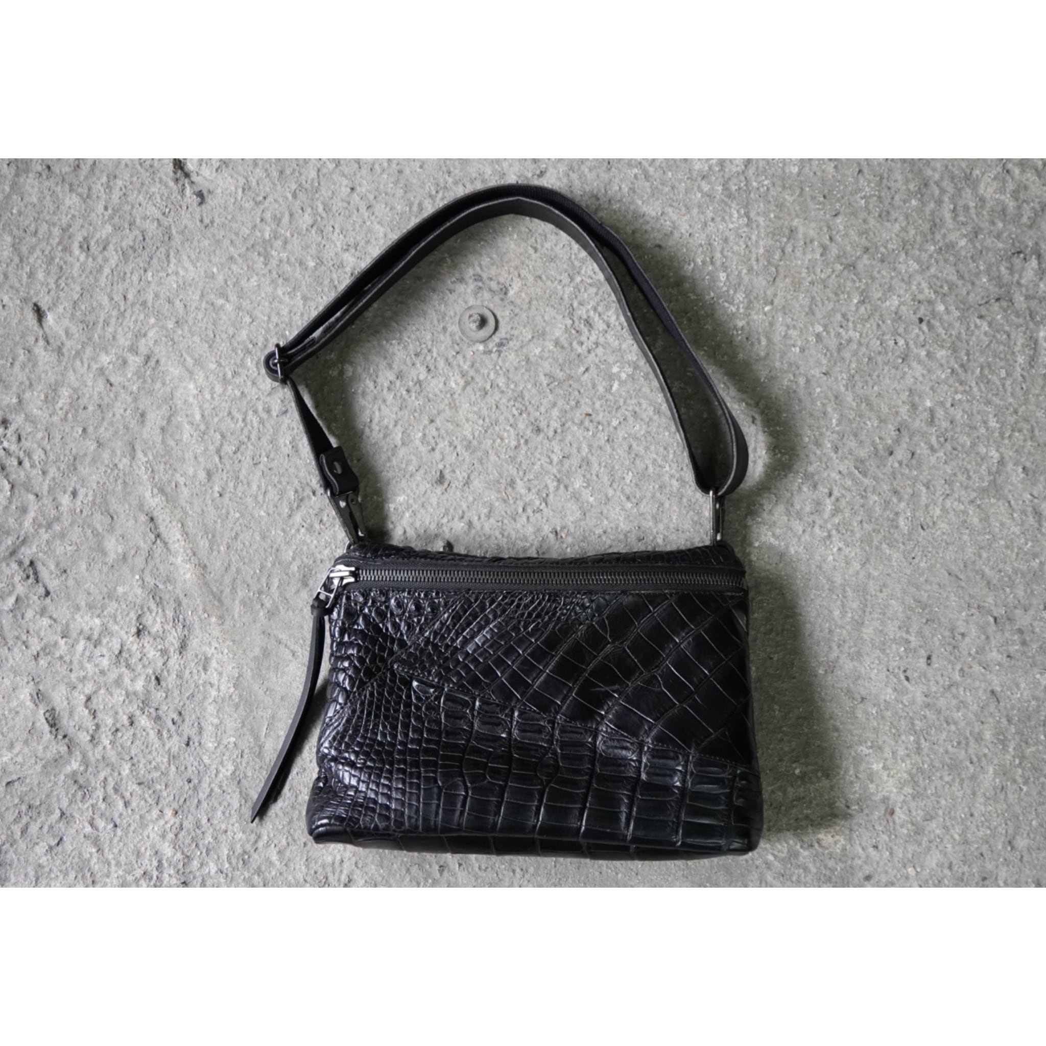 GP19_【re;model】mini shoulder bag_CROCODILE PATCH scratched_black