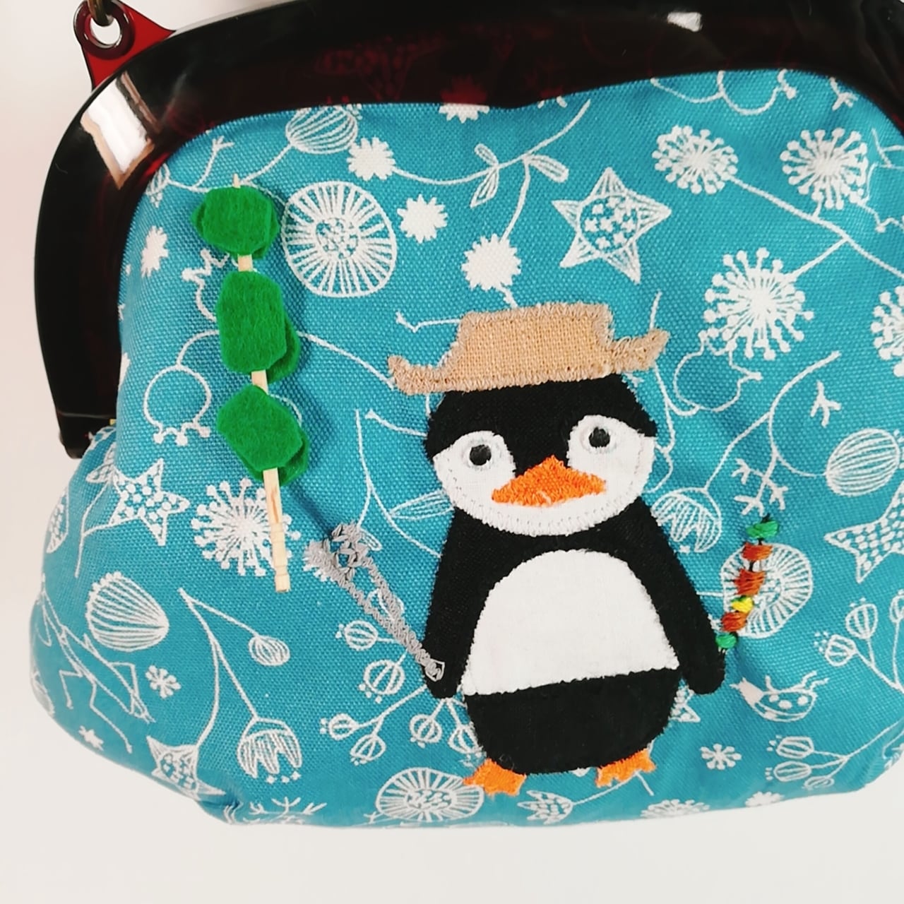 プラスチックがま口バッグ 《秘密の仕掛けバッグ》 ペンギンさんBBQ