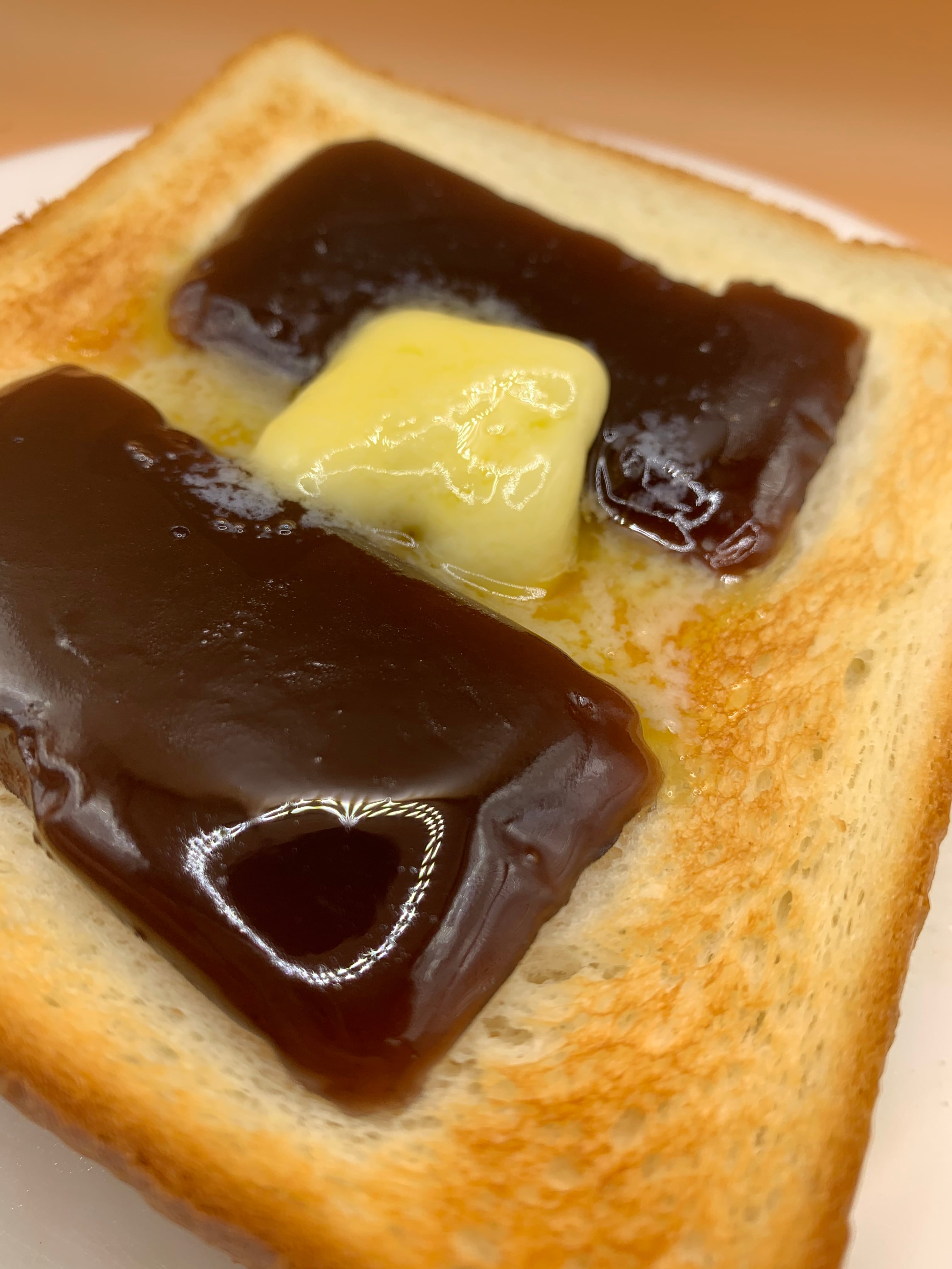 パンにのせて焼くだけ!トーストヨーカン