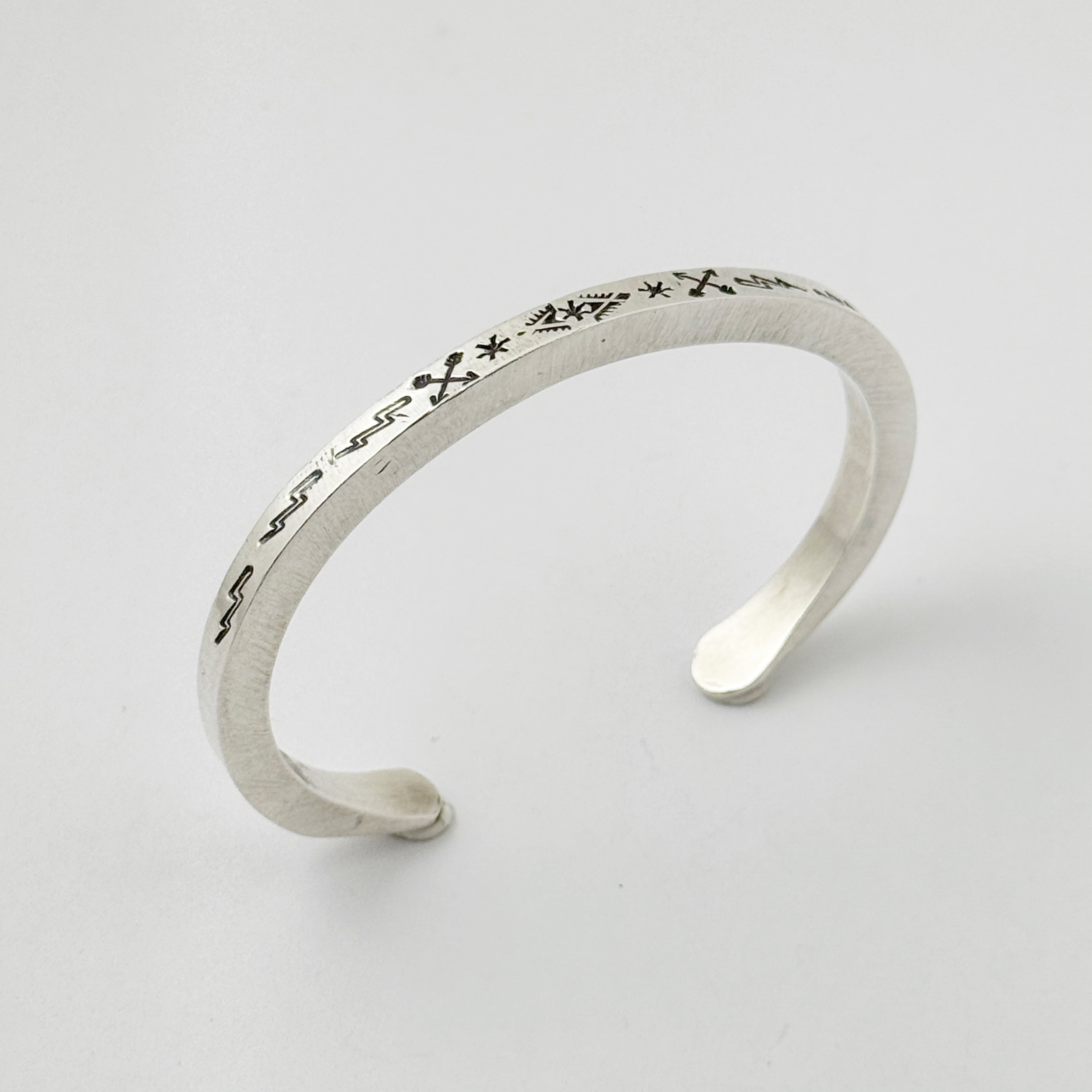 Indian Jewelry 》一点物 サンダー アロー スタンプワーク バングル