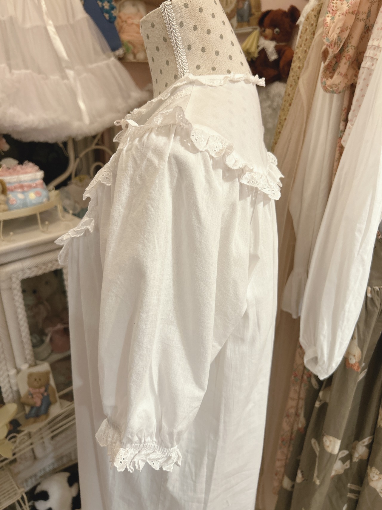 White lace dressの画像06