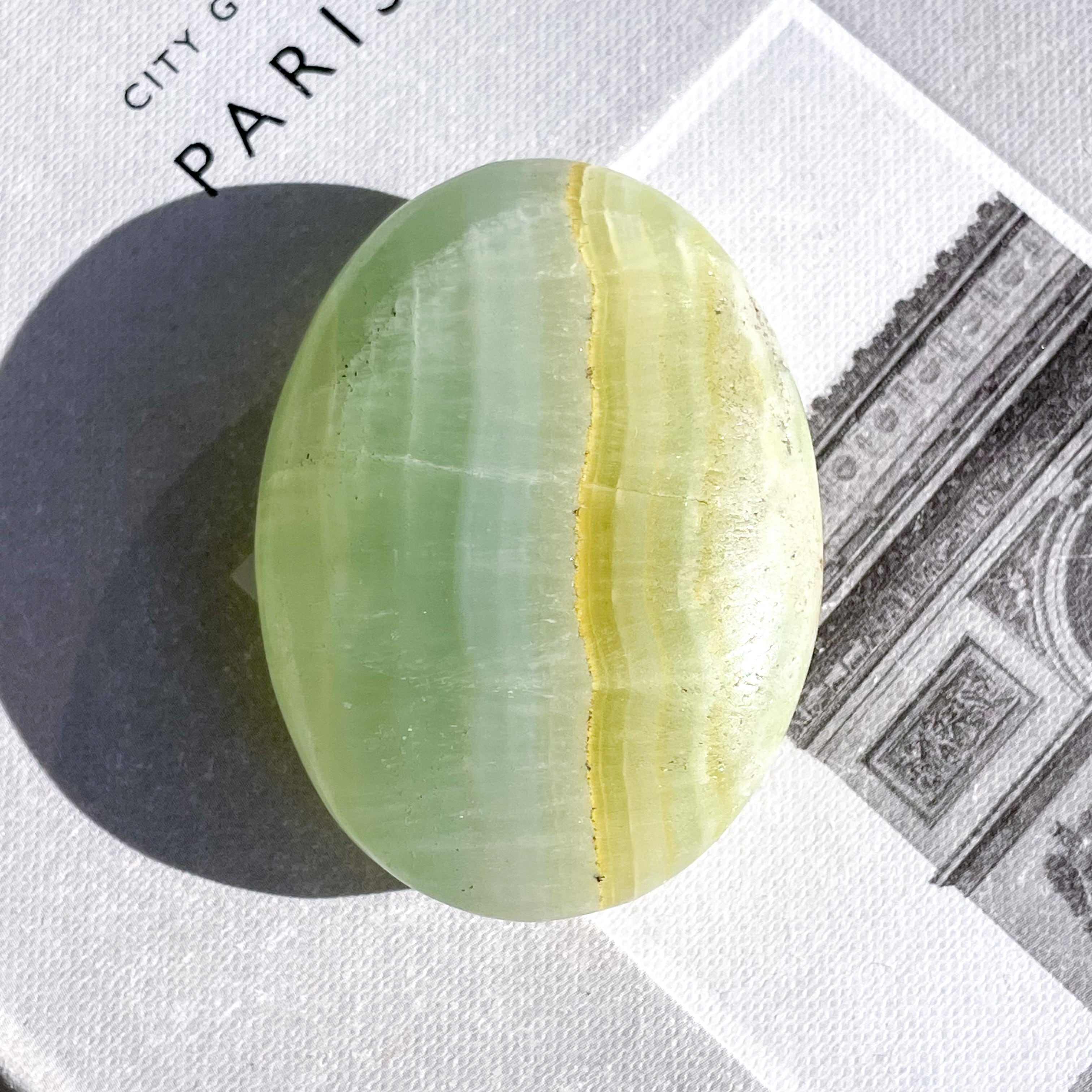 Pistacio Calcite Palmstone ✧ ピスタチオカルサイト