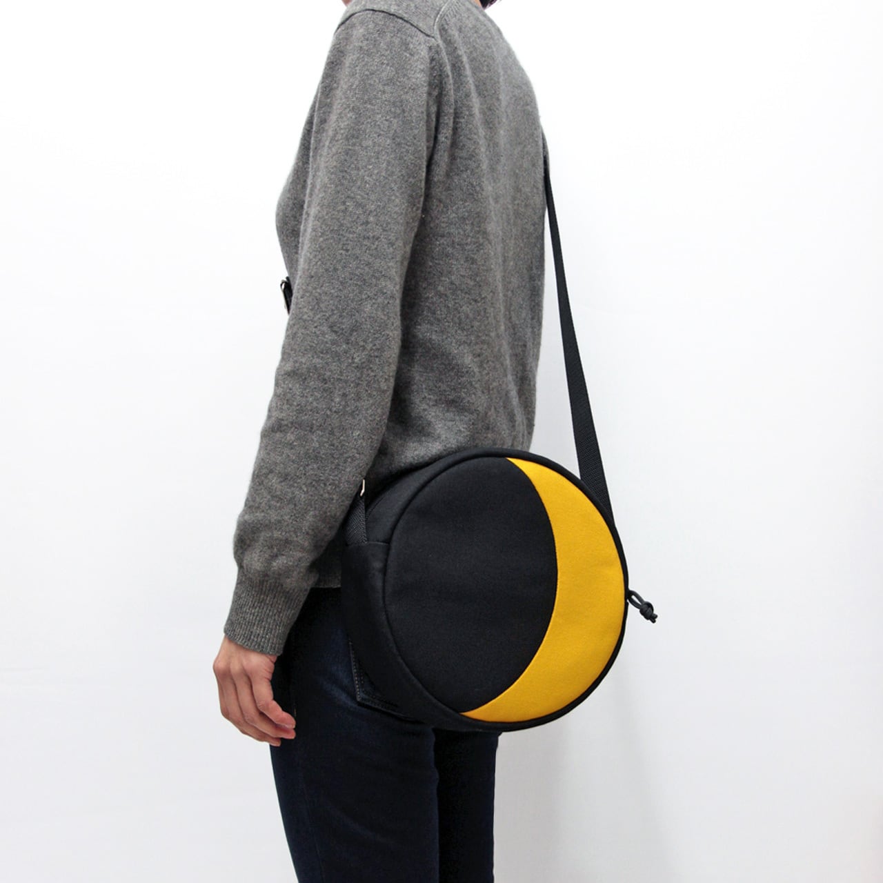 ムーンポシェット 三日月 ネイビー | JUTSUBI Design Store