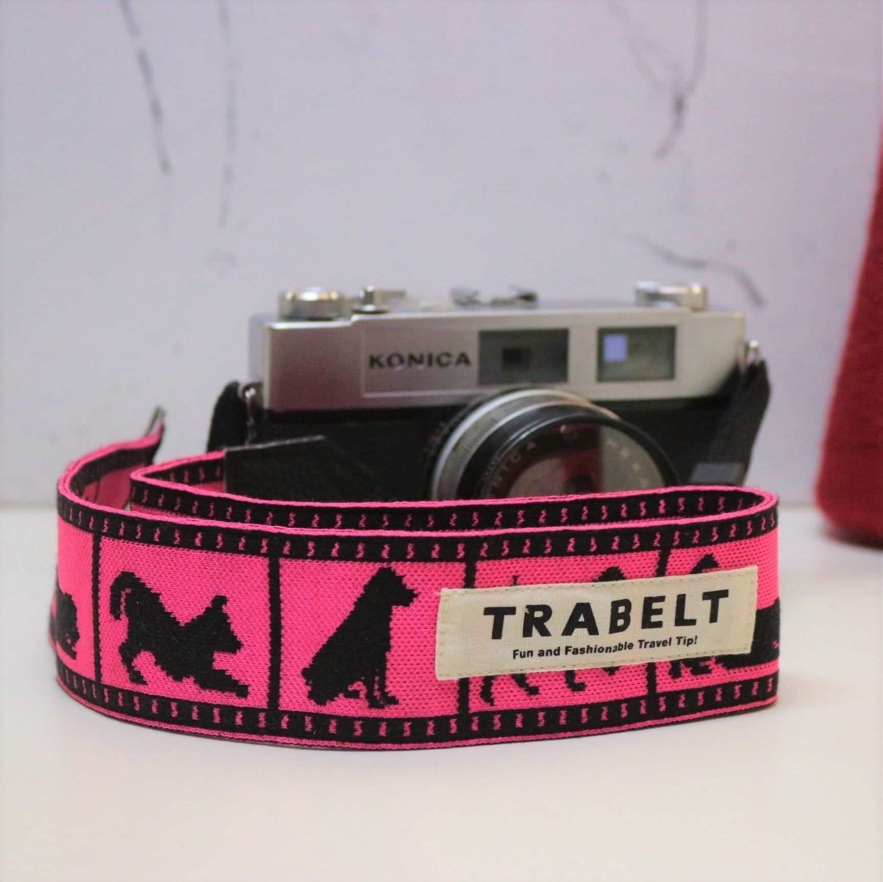 TRABELT/トラベルト 着せ替え可能なKnitカメラストラップ【dog