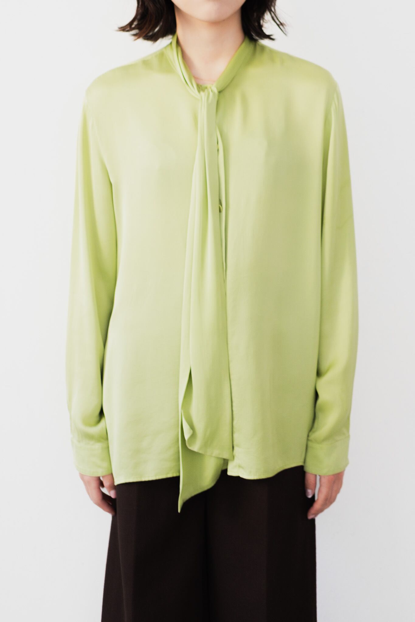 94-04] “GUCCI” Silk Tie-Neck Uniform Blouse（Designe by Tom Ford