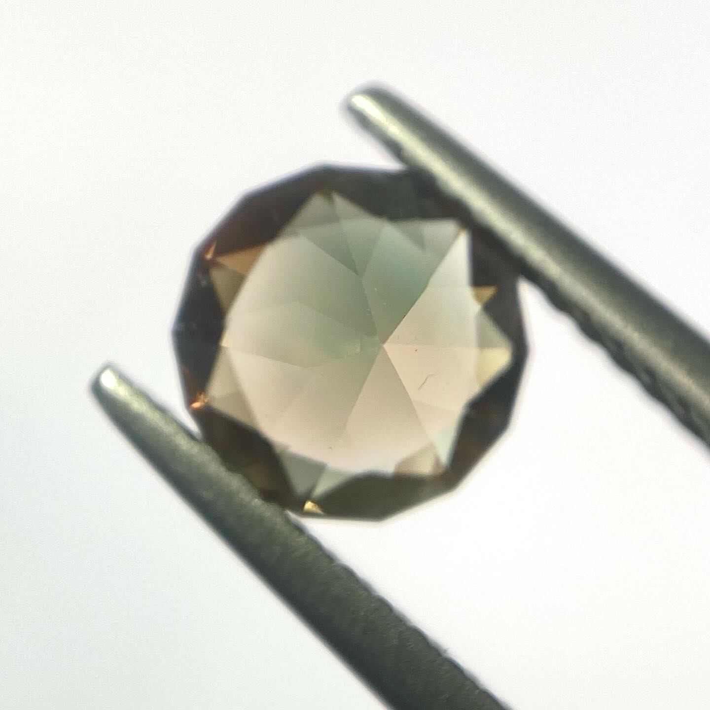 山照らす太陽　オレゴンサンストーン