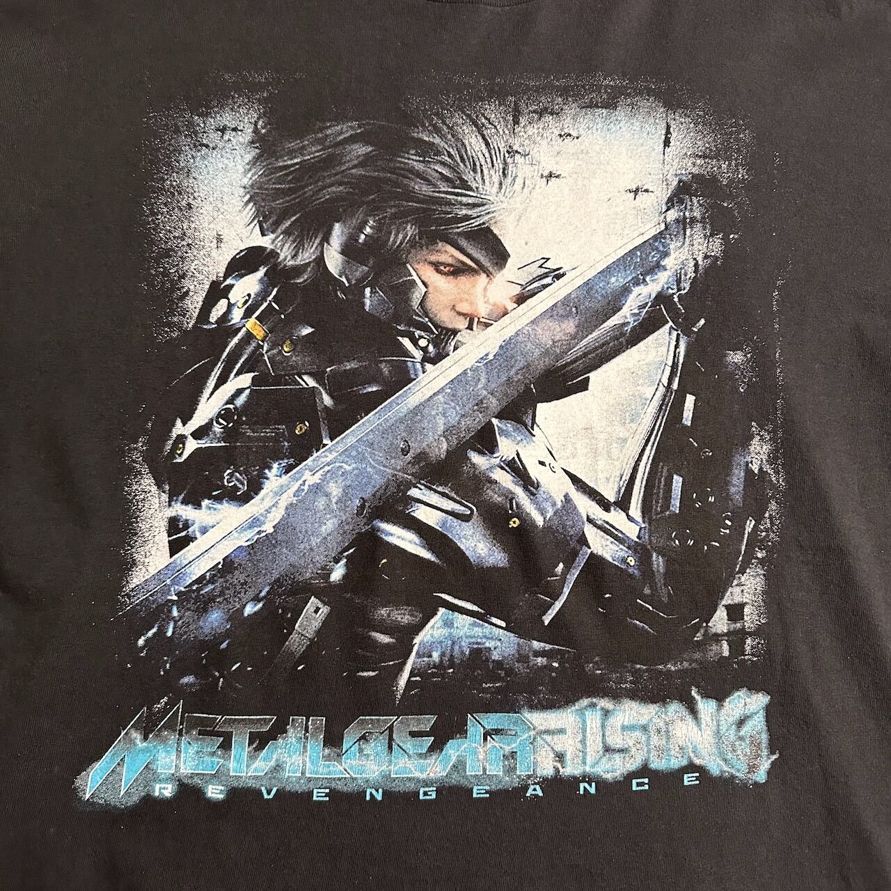 メタルギアソリッドLGEARSOLIDヴィンテージ TシャツXLゲームT メタルギアソリッド」Tシャツ2点とピンバッジセットがFangamer