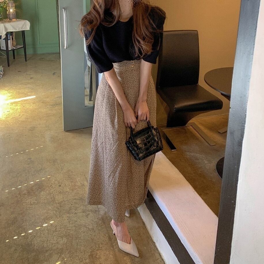 2点セット レディース スカート トップス Tシャツ ロング丈 ハイウエスト 2点セット フラワー 花柄 小花柄 半袖 パフスリーブ set アンティーク レトロ 花柄 ロング ボトムス レディース ブラック 黒 ラウンドネック 丸首 デート カフェ 巡り 大人 おとな 大人女子 大人可愛い 女子会 可愛い かわいい カワイイ 送料無料 通勤 通学 休日 10代 20代 30代 40代 着回し 旅行 春 夏 秋 冬 タック ギャザー ロング丈 茶色 ブラウン ベージュ ミルクティー