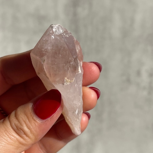 ブラジル・バイーア州ジャコビナ産【ピンキッシュアメジスト - Pink Amethyst】① 鉱物 天然石 パワーストーン