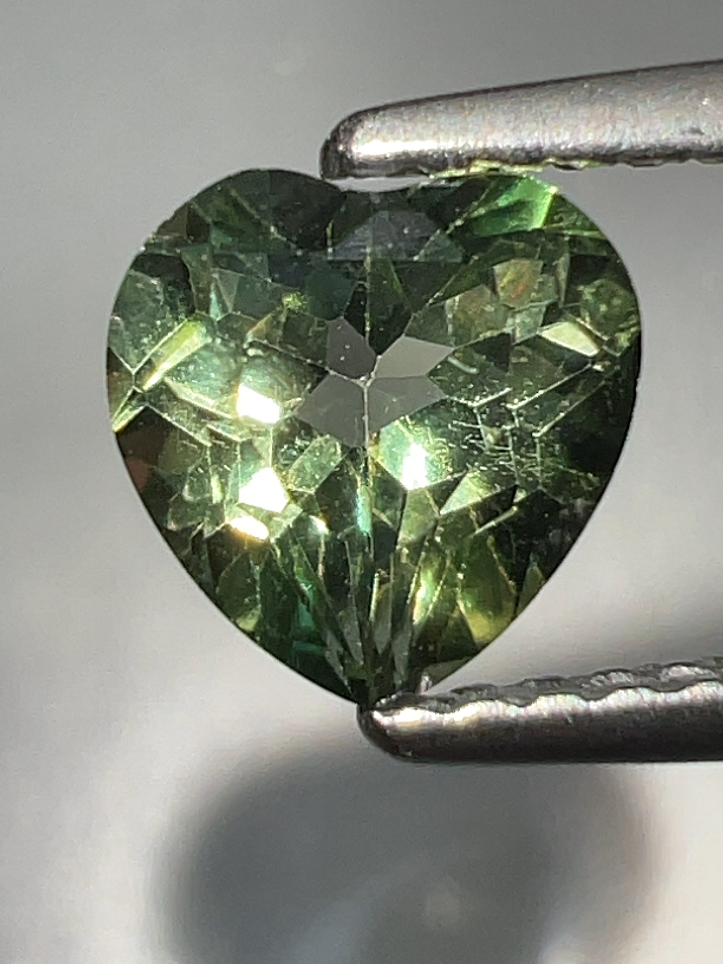 ネオンブルー アパタイト 1.4ct ルース30 ネオンブルー アパタイト 1.4ct ルース30