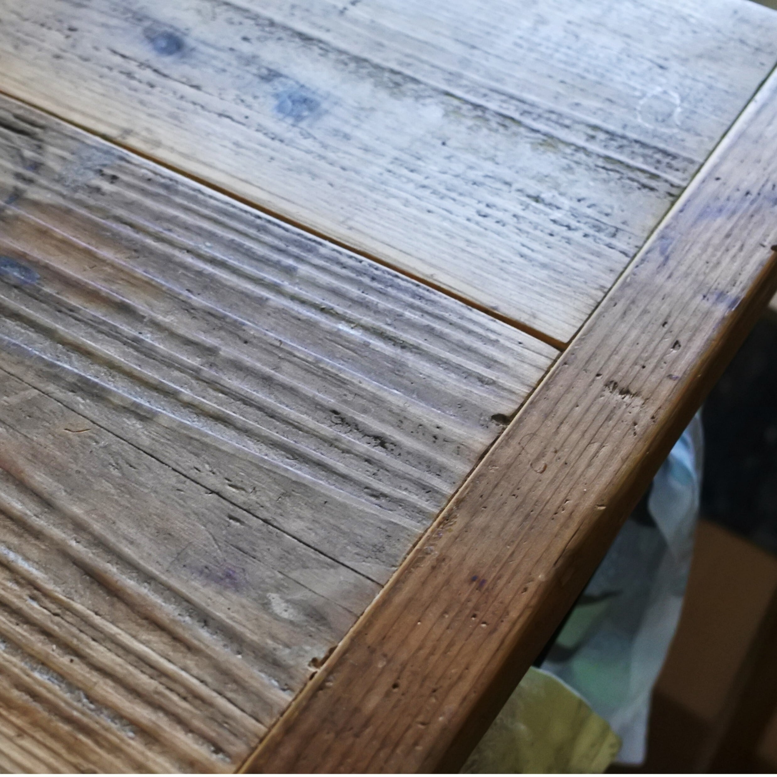 一点モノ　杉古材屋根材、梁使用リメイク品　スツールベンチハーフログ 一点モノ 杉古材屋根材、梁使用リメイク品 スツールベンチハーフ
