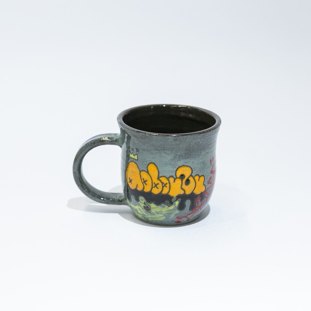 【新着】ハイパーポットクリエイター "阿萬" × aobouzu グラフィティ マグカップ 1【ライフスタイル】
