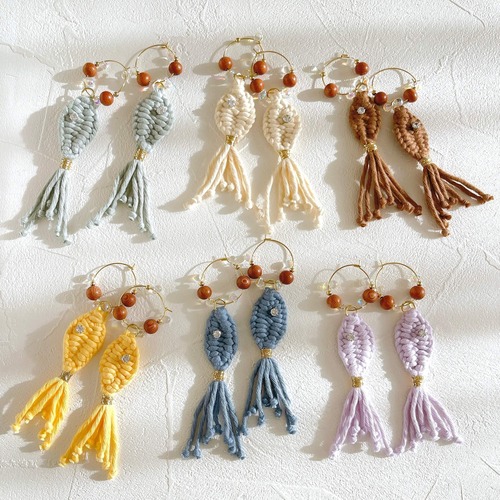 マクラメお魚フープピアス｜釣り好き・海モチーフ・魚・アクセサリー｜サージカルステンレスフープ