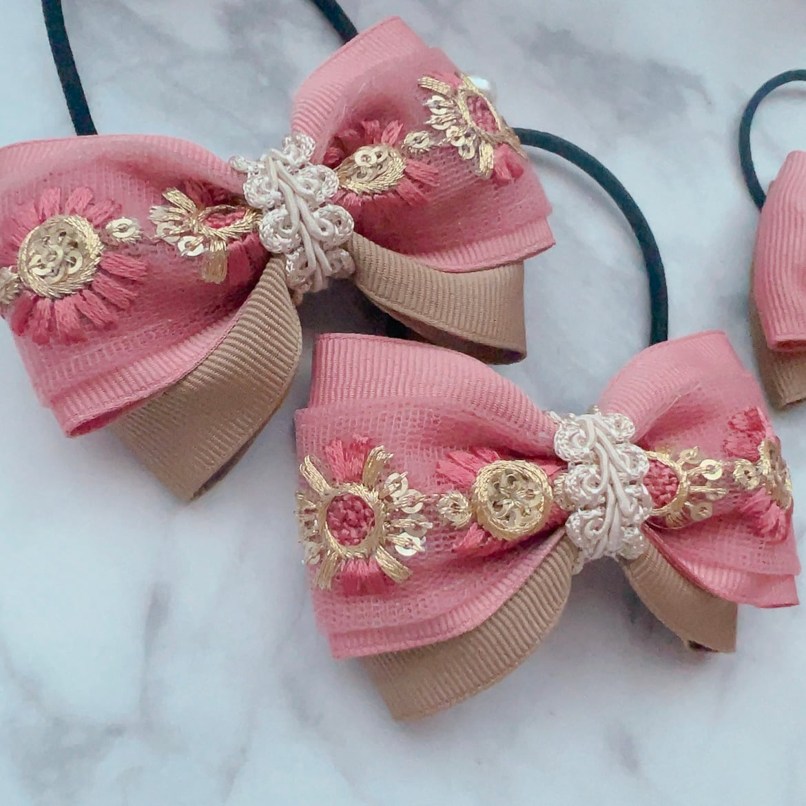 No.26リボンヘアゴム☆ハンドメイド☆ スカラップステッチリボン☆ピンク系 No.26リボンヘアゴム☆ハンドメイド☆ スカラップステッチリボン