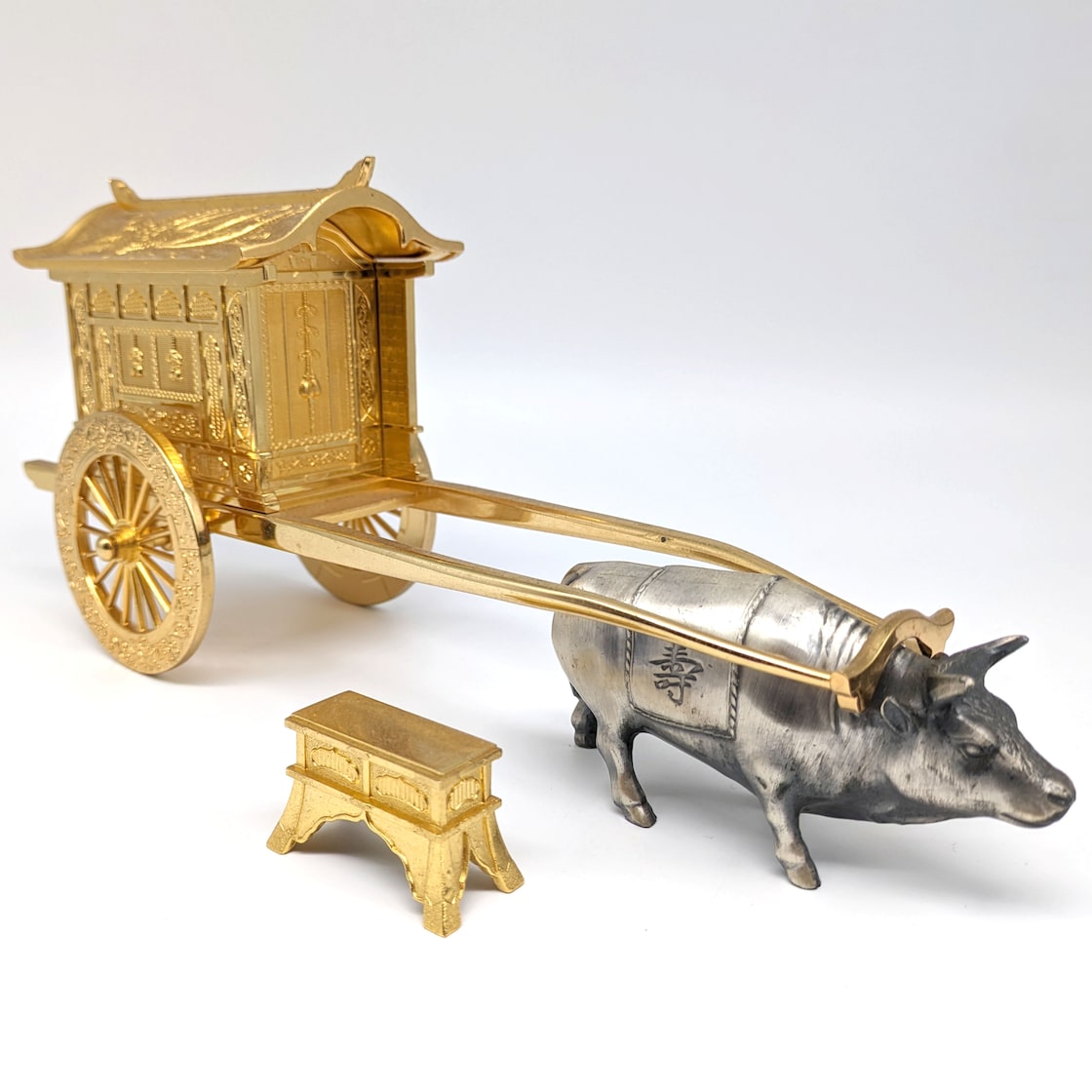 天皇皇后両陛下・金婚式記念・黄金御所車・牛車・24KGP・No.240108-19 