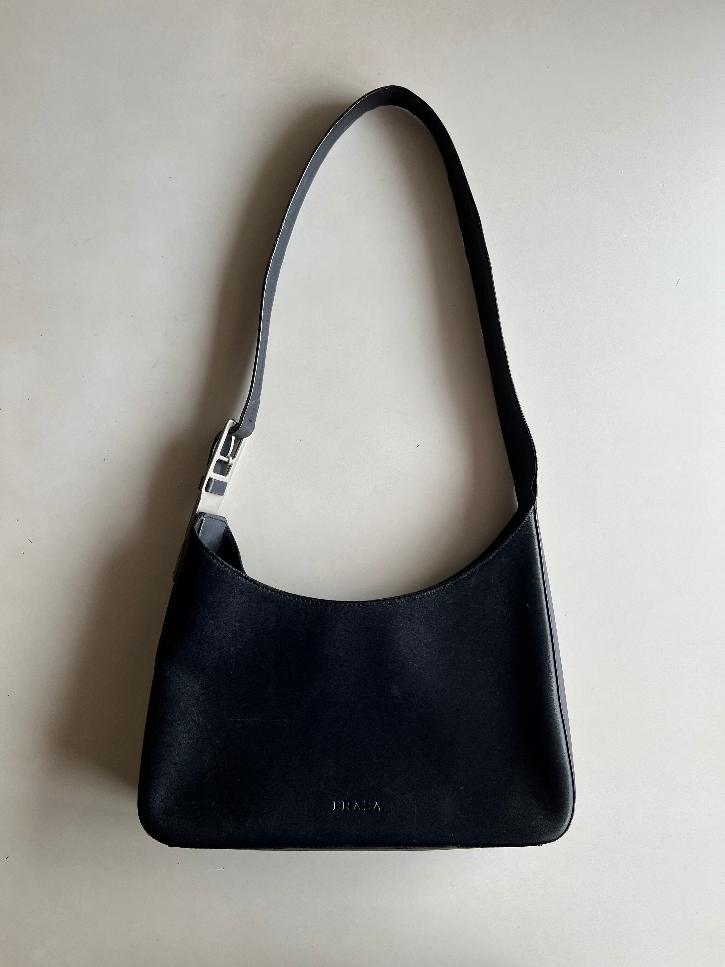 SS1999 PRADA LEATHER SHOULDER BAG | triptraproll