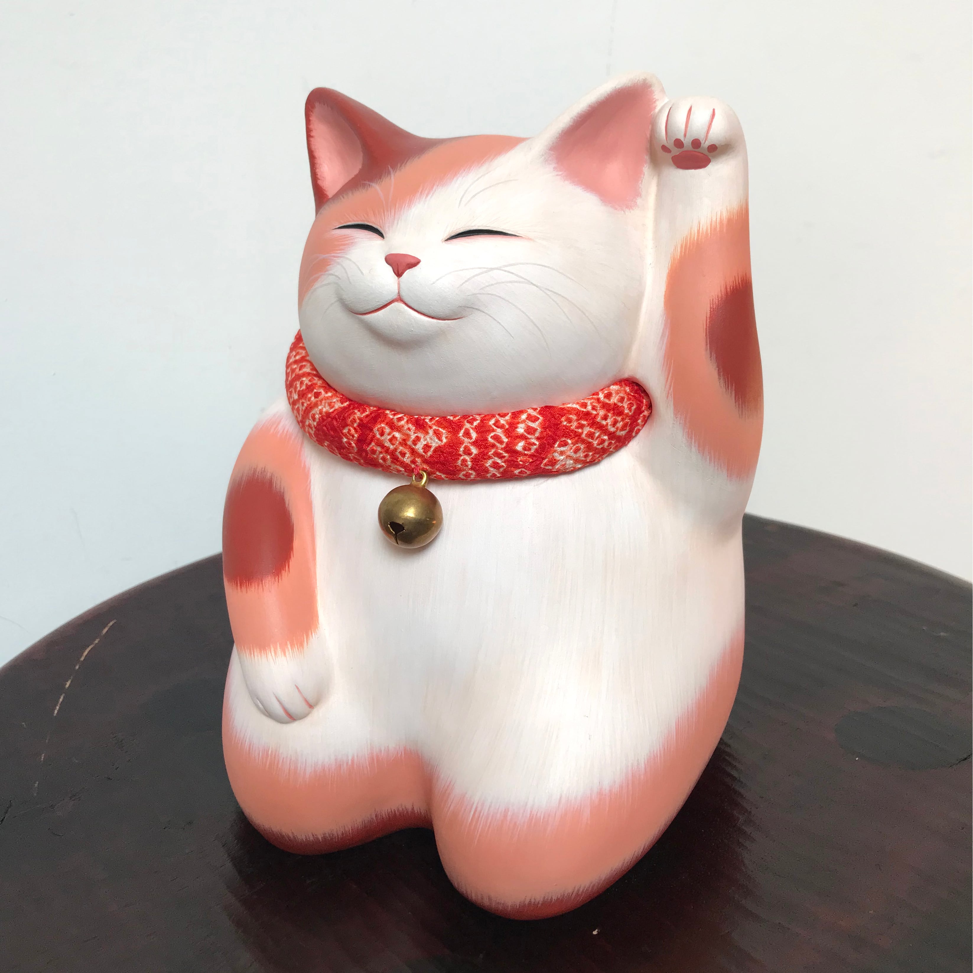 もりわじん 招き猫 陶人形 切り落とし 縁起物 座布団付き