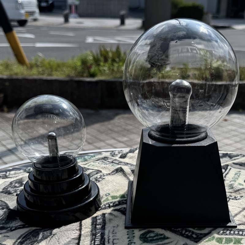 サイエンス感、魔法感を楽しめる サイケデリックなインテリア雑貨