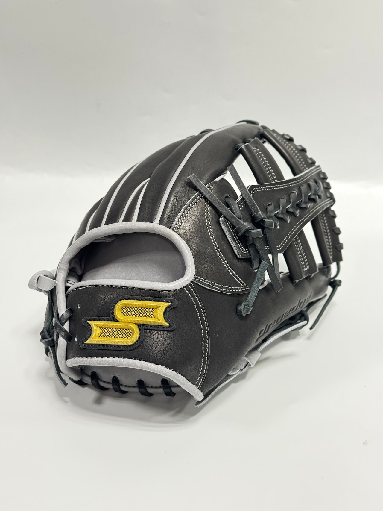 SSKｰエスエスケイ　proedge(プロエッジ）軟式限定グローブ　矢野雅哉選手モデル　716型　右投げ用　ブラック×グレー・画像2