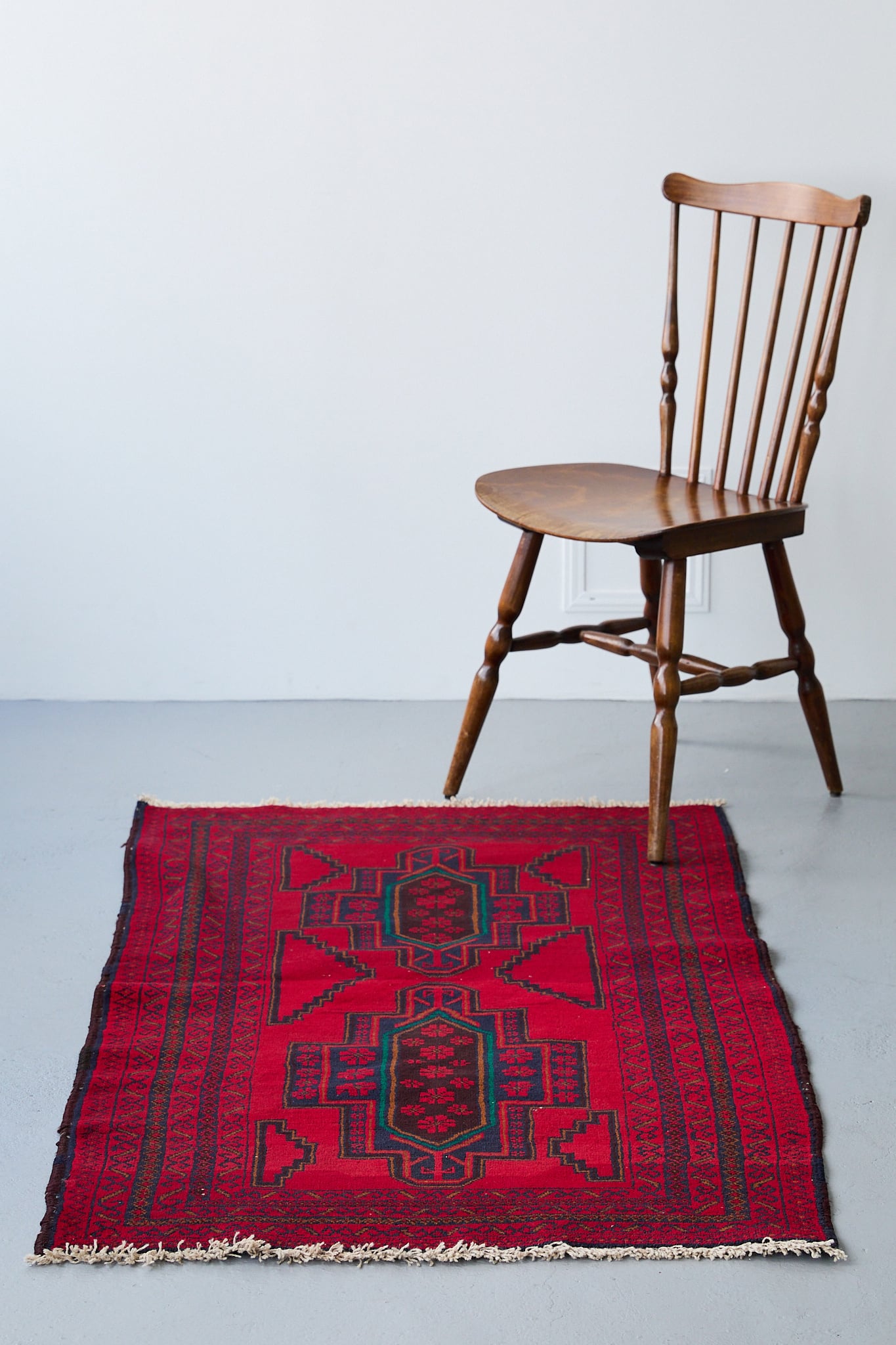 ヴィンテージ ラグ トライバルラグ トルクメン族（145×105cm）赤・黒