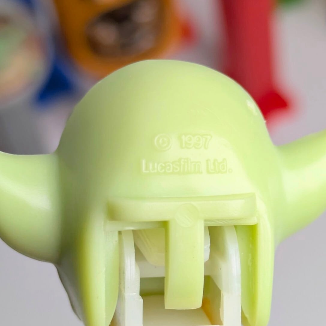 ☆ VINTAGE1997 ☆【 STARWARS / スターウォーズ ) 】PEZ / ペッツ 『 ヨーダ 』 / Made in スロベニア〚アメリカン雑貨 アメトイ〛