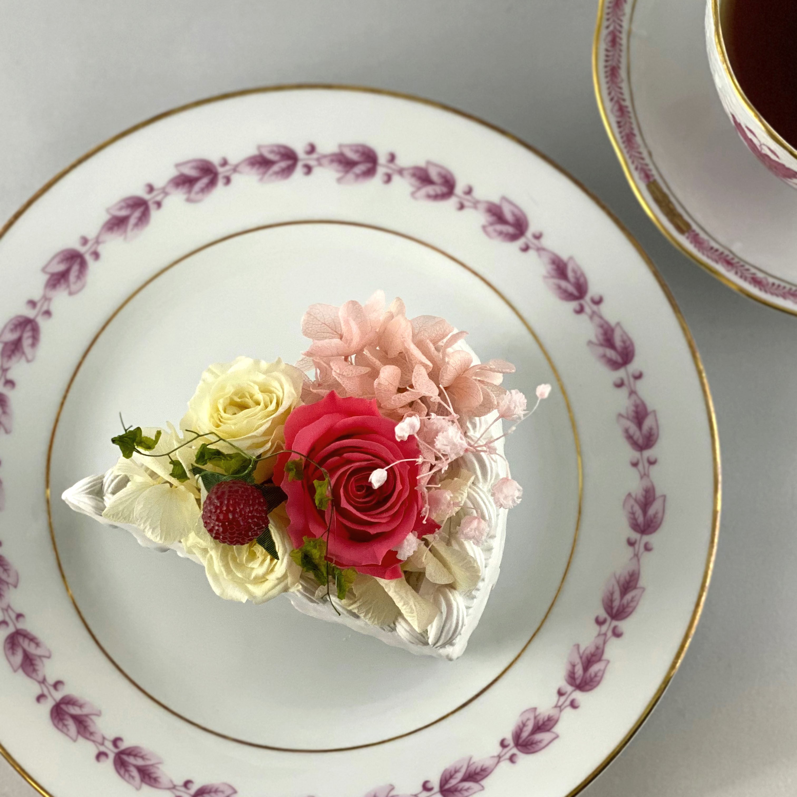 プリザーブドフラワー ショートケーキ（ショッキングピンク）バラ3輪入