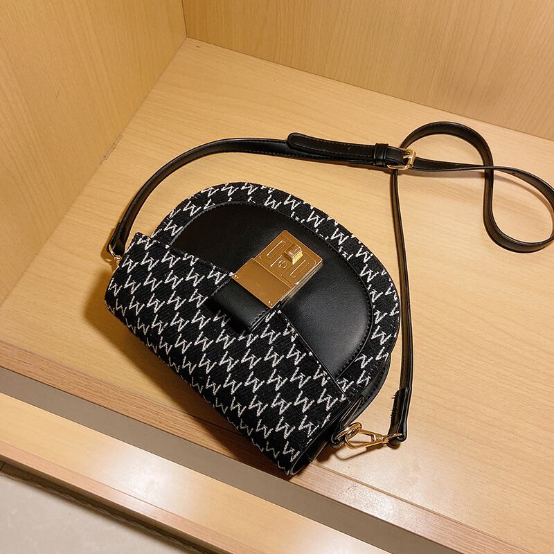 秋冬レトロスモールバッグレディースバッグ2020新しい流行のファッションネットレッドワンショルダーメッセンジャーバッグワイルドインサドルバッグ Tiancai_Wing_Bag46991302090