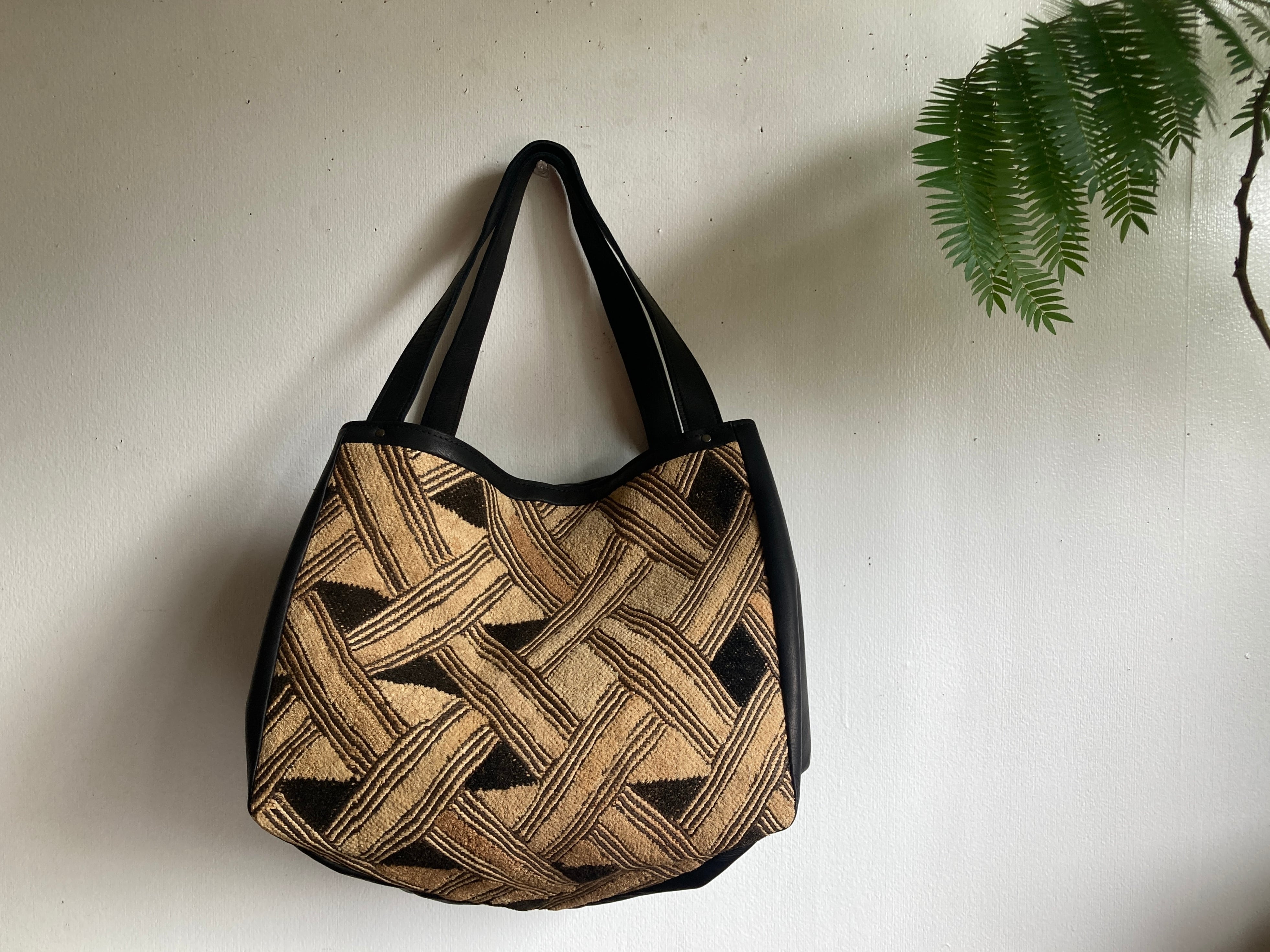 544 アフリカヴィンテージ クバ王国 プショング族 ラフィア布 ンチャク