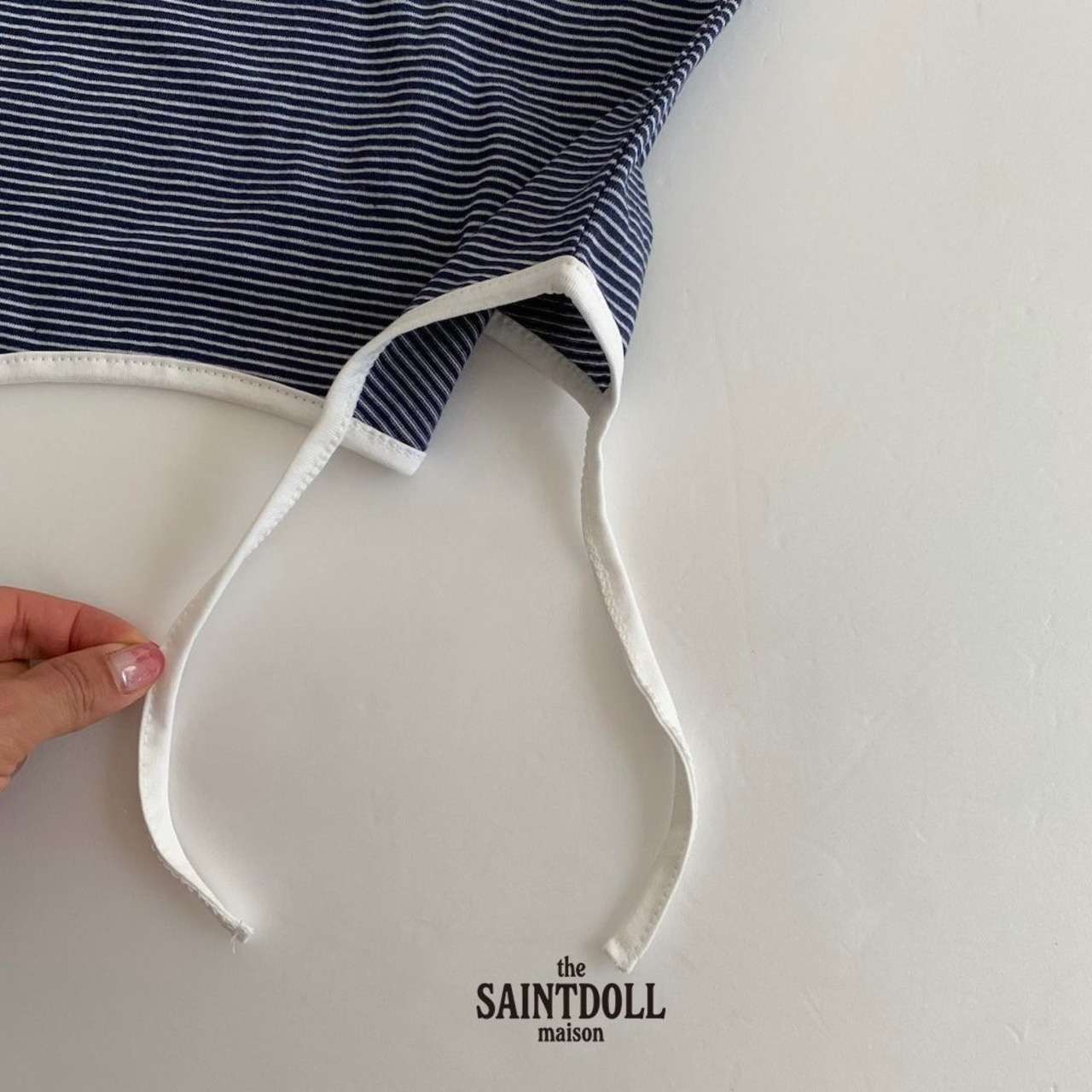 [SAINTDOLL] Loop Sleeveless / [세인트돌] 고리나시