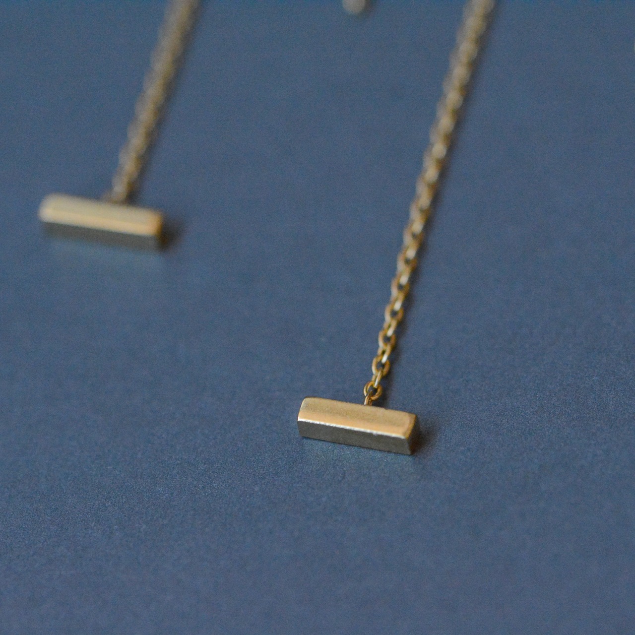 vertical  ピアス ゴールド