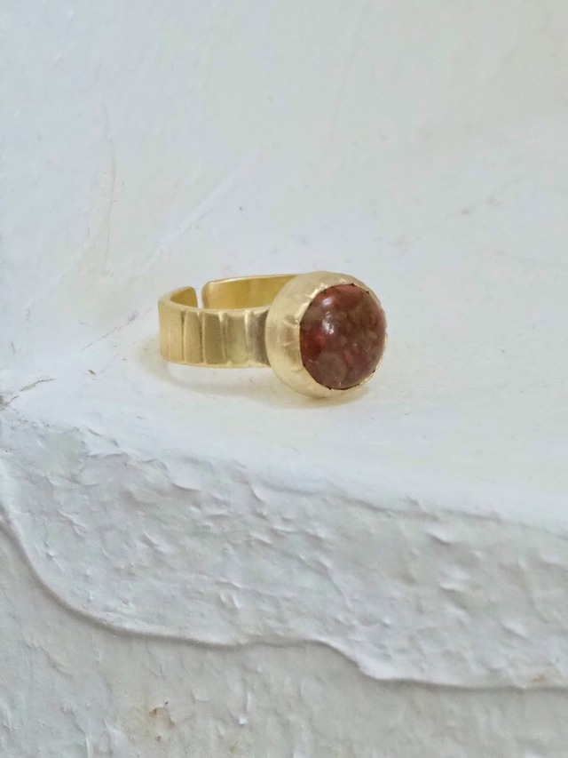 CUTTING STONE RING/ Sean Agate