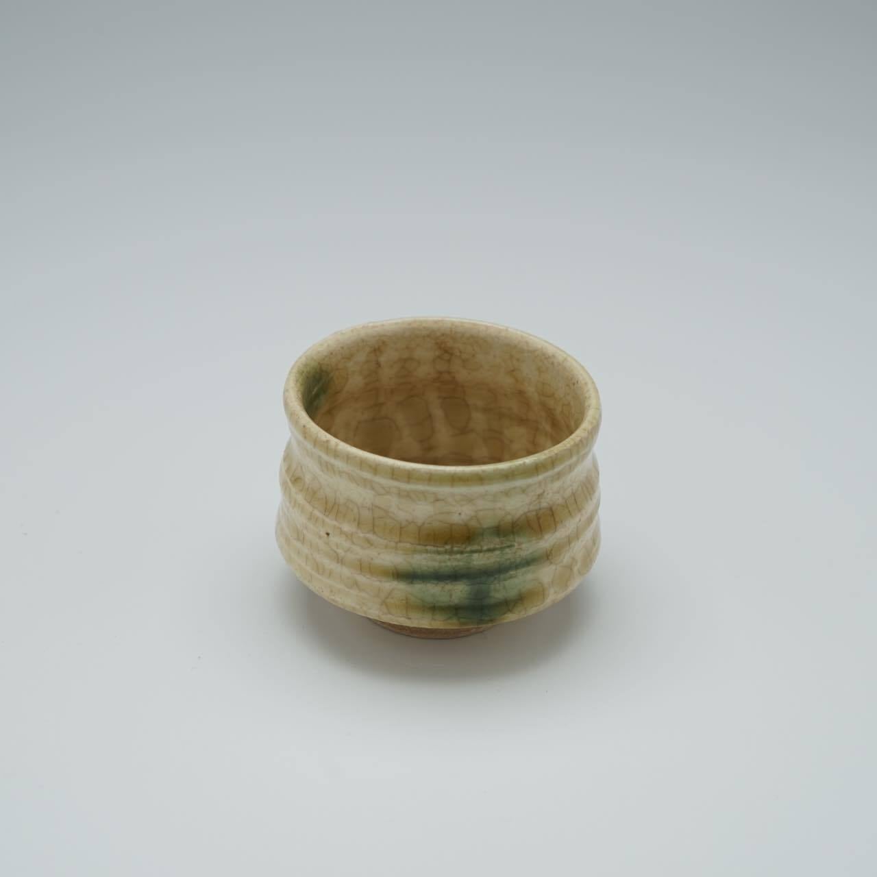 黄瀬戸ぐい呑 中島春草作 | 加藤兆之助商店