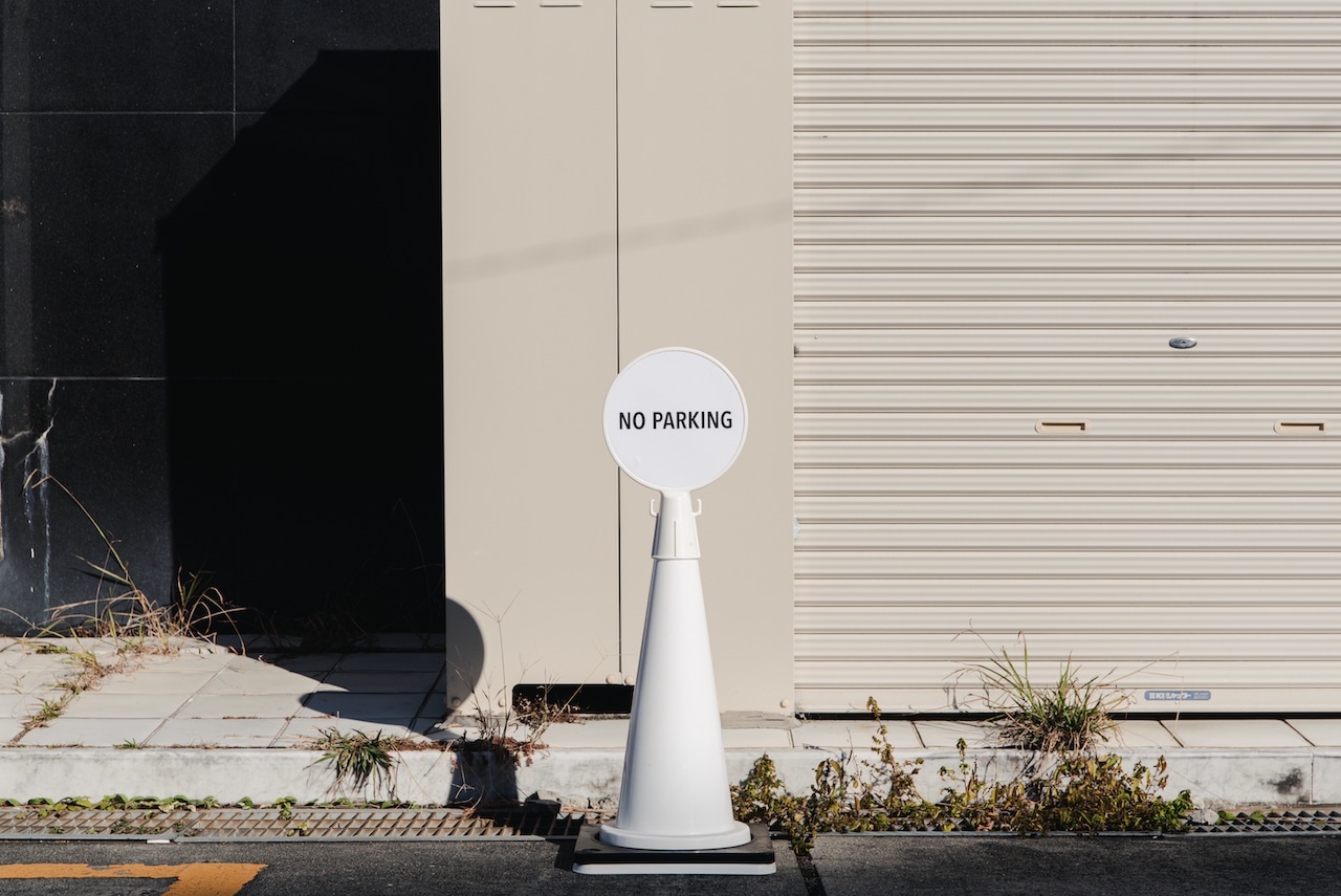 「NO PARKING（駐車禁止）」PREFAB SIGN