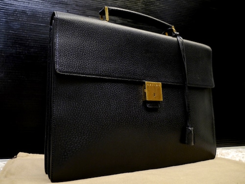 22万◆CELINE セリーヌ A4対応 ビジネス可 レザー ブリーフケース ビジネス バッグ 黒◆都会的でスタイリッシュな雰囲気の上質レザーモデル