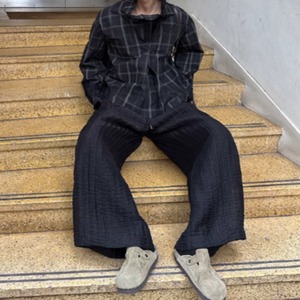 チェック柄プリーツネックデザインシャツ　0867