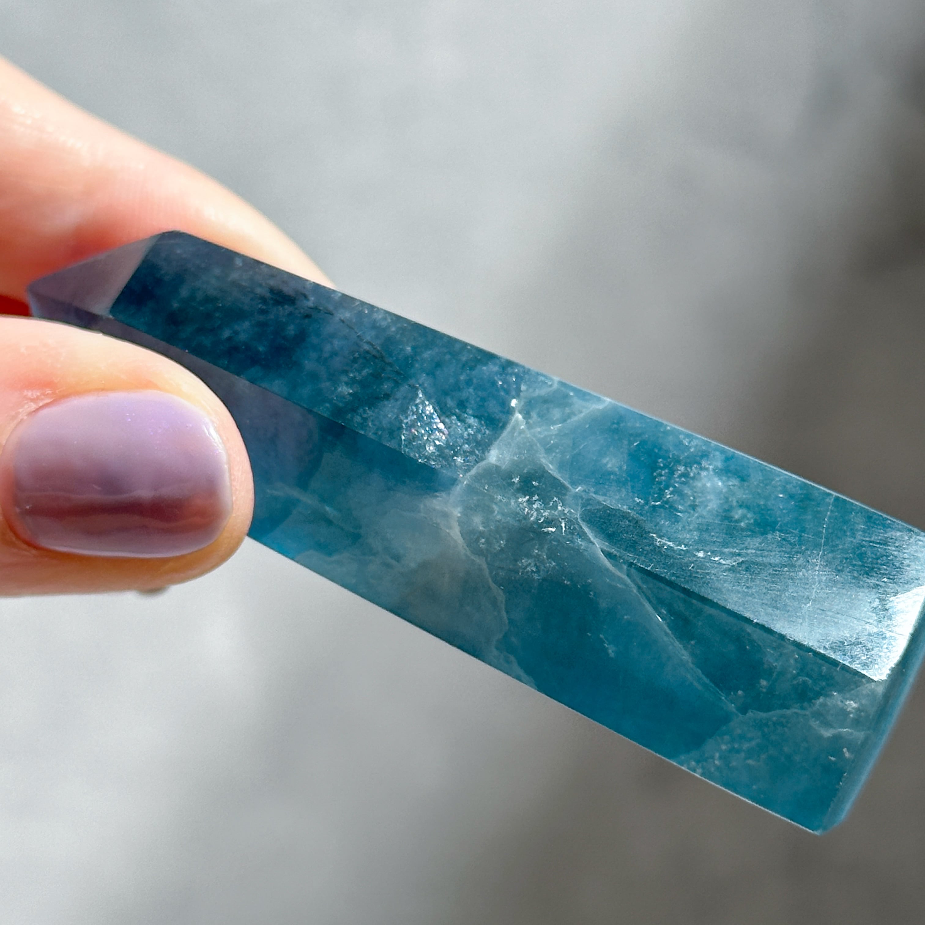 天然石 ブルーグリーンフローライトタワー ① ブルー、グリーンフローライト タワー型84◇ Rainbow Fluorite